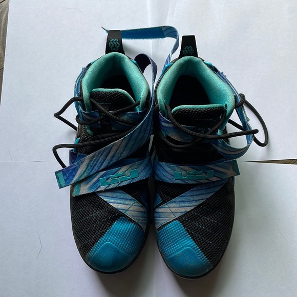 Nike Lebron James Soldier 1X basketball shoes - Picture 1 of 5